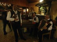 Abendessen in Koliba