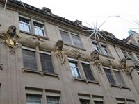 St. Gallen - Darstellung von 4 Kontinenten an einem Jugendstilhaus- Asien, Afrika, Amerika und Australien