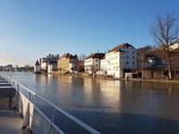 italienisches Flair in Passau, Blick vom Inn auf die Innenstadt