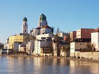 auf dem Inn mit Blick zur Altstadt von Passau