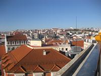Stadtrundgang Lissabon - auf dem Weg zum Castelo Sao Jorge - Blick über die Dächer der Altstadt Baixa