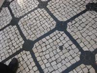 Stadtrundgang Lissabon - das typische schwarz-weiß-Pflaster