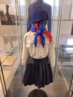 die ehemalige Pionieers Uniform der Mädchen