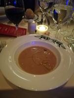 Kastaniensuppe mit Cranberries mit geräuchertem Fasan und Mandellikör