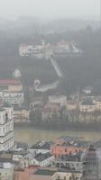 Blick von der Veste auf die Wallfahrtskirche Mariahilf und Paulinerkloster, Passau