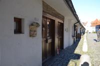 Häuserzeile über dem Mühlkanal