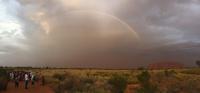 Sonnenuntergang am Uluru - Regenbogen
