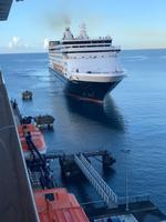 Wir bekommen Besuch im Hafen von Martinique