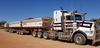 Roadtrain im Outback 