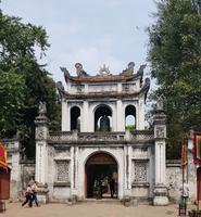 Auf dem Gelaende des Literaturtempels