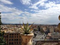 Blick aus dem Vatikanischen Museum auf Rom