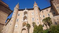 Wunderschöne Front des Palazzo Duccale, Urbino