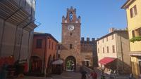 Eingang ins Städtchen Gradara