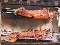 Auf dem Weg nach Biograd Spanferkel an der Straße