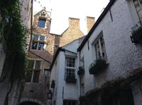 in den Gassen und Hinterhöfen Antwerpens