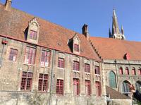 altes Krankenhaus in Brügge, Turm der Liebfrauenkathedrale