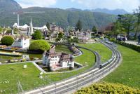 Die Eisenbahn darf in der Schweiz nicht fehlen