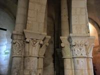 Krypta der Pilgerkirche St. Eutrope in Saintes - Formenvielfalt an den Säulen