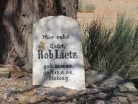 Kriegsgräber am Wegesrand