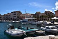 220 Stari Grad, Hafen