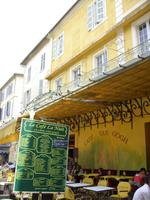 Tag 7 - 4 - Arles - Place du Forum mit Café Vincent van Gogh (2)