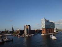 Elbphilarmonie am Hafen in Hamburg (2)