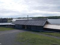 DSCN3424  Eingang zu den Kirchen