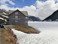 Djupvasshytta und Vatnet