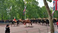 056 Oueen Elisabeth II. - Trooping the Colour (zum 93 Geb.)