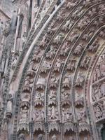 Münster. Teil des erläuterten Bogenfeldes Mittelportal