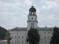 Salzburg:Neues Palais mit Turmglockenspiel