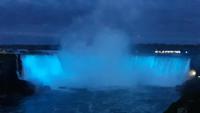 Niagara Fälle beleuchtet.