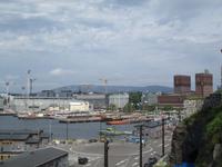 Blick auf Olsos Rathaus, rechts