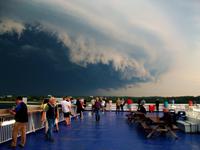 Ausfahrt von Kiel (ein Gewitter zieht auf)