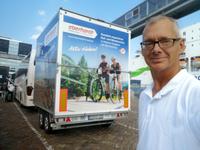 1048 13,1m Bus plus 4,5m Hänger 