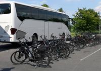 1220 24 E-Bikes am Start, die auf ihren ersten Einsatz warten