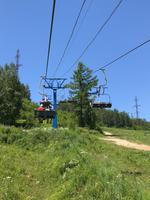 Listvjanka: Sessellift zum Cerskij-Felsen