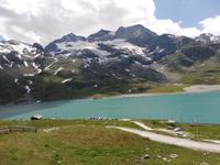 Fahrt mit dem Bus von Tirano nach Sils, Pause auf dem Pass