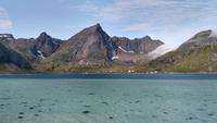 331 Lofoten, die Berge der Flakstad-Bucht