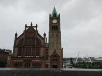  Derry: Rathaus und Freundschaftsbrücke