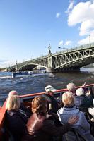 Bootsfahrt auf der Newa