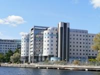 Schifffahrt Under the Bridge in Stockholm