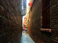 Fan Tan Alley in Victorias Chinatown