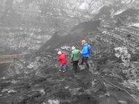 Island - Gletscherhöhlenwanderung bei strömendem Regen 