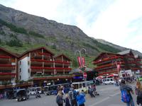 Zermatt, Bahnhofsvorplatz