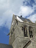 Ste.-Mère-l'Eglise. Erinnerung an einen US-Fallschirmjäger