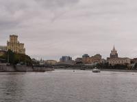Moskau. Bei der Schifffahrt.