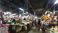 Kutaisi - Bauernmarkt mit Regenschauer