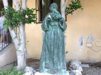 Vor dem Kloster zur Bonari Kirche