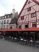 Fachwerkhäuser in Dijons Altstadt - der Rude-Platz